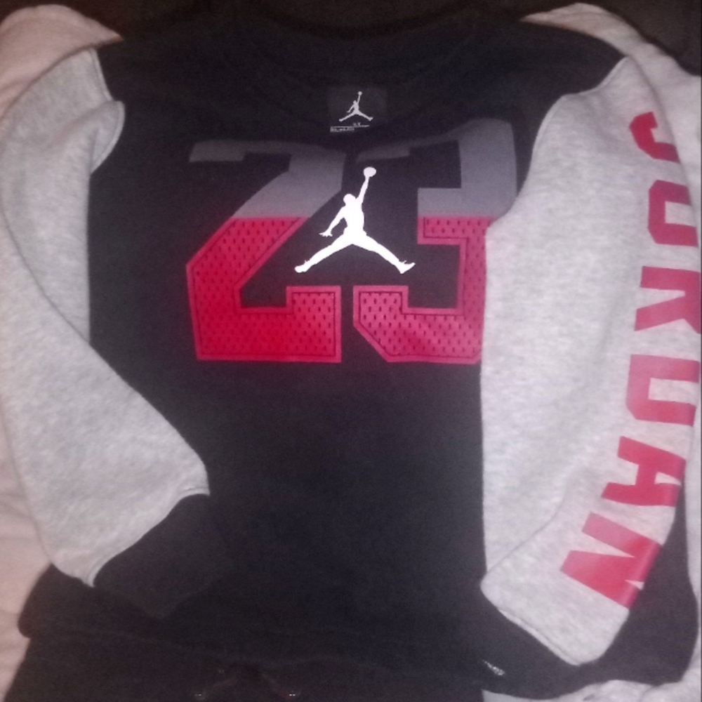 3T toddlers sweatshirt